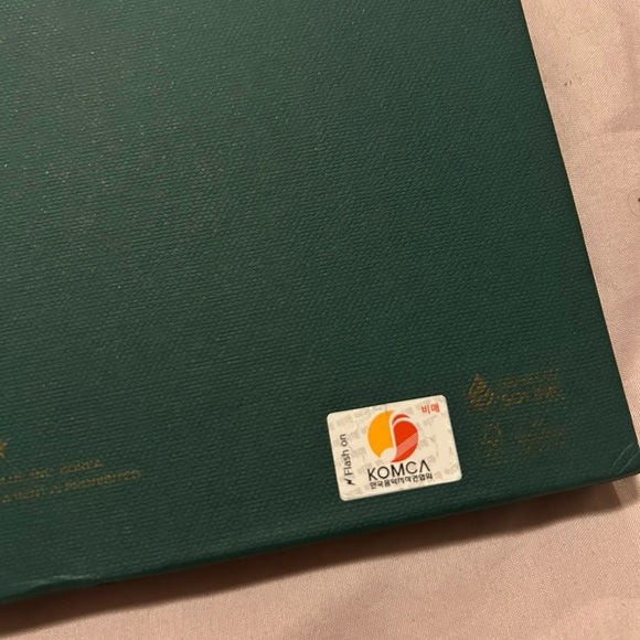 Jungkook Signed Golden Album - Picture 5 of 6